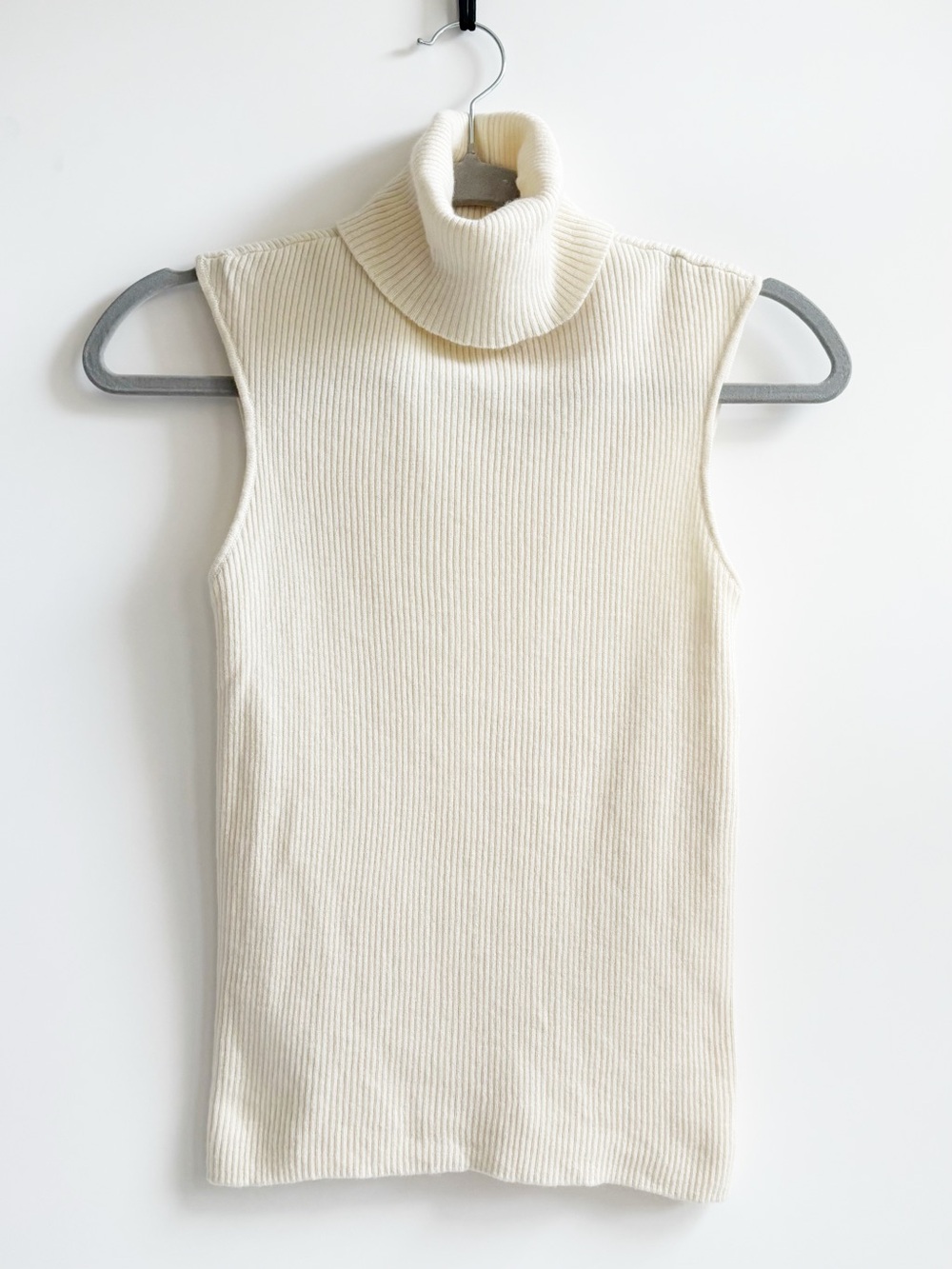 Escada Cashmere Turtleneck Sleeveless Blouse Sweater Wool Silk Cream Size Small